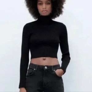 ZARA black mock neck crop knit top / L